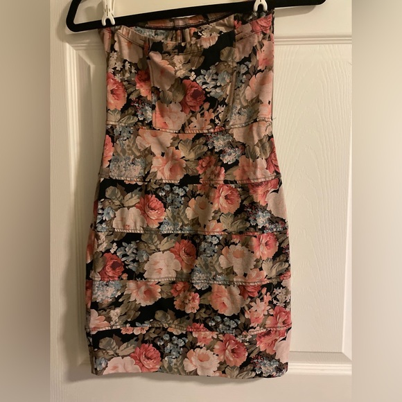 Aritzia TALULAH Floral Strapless Dress - Picture 2 of 2